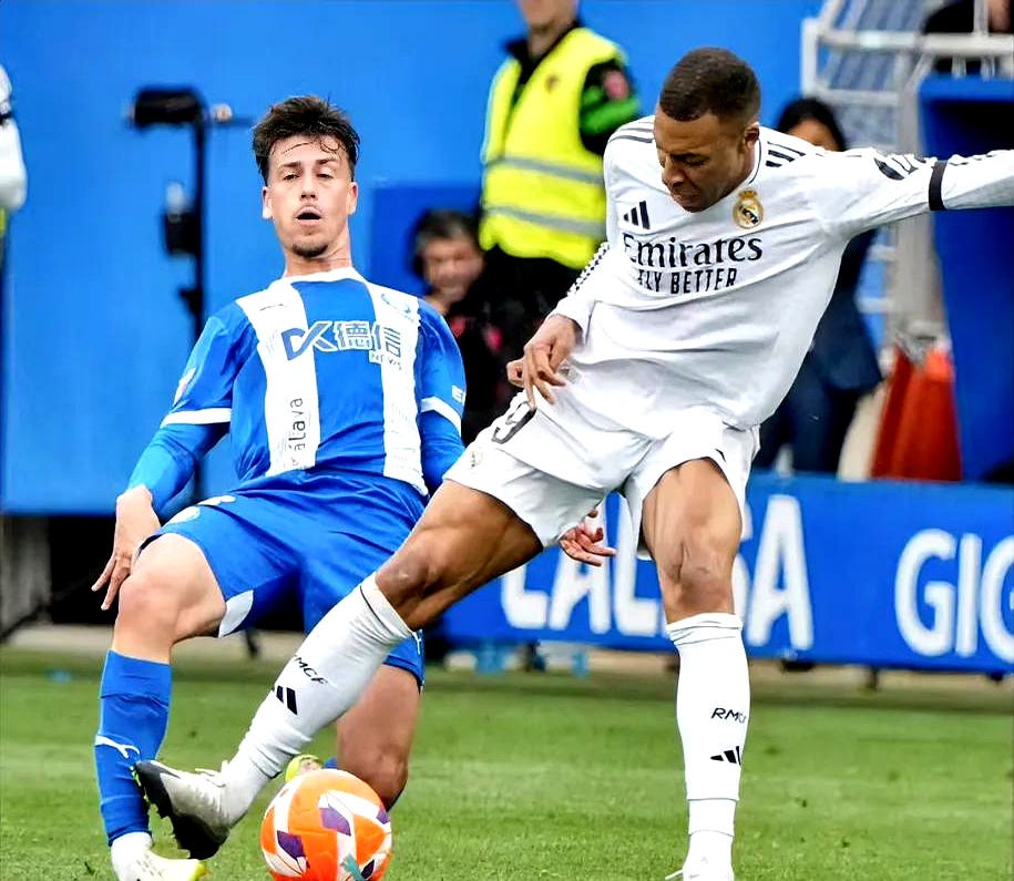 爱游戏中国-夺冠引发热议！，姆巴佩在独行侠比赛中战术调整比赛高潮迭起-爱游戏中国